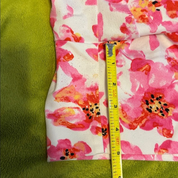 Isaac Mizrahi Pink Floral Print Shorts Bold Resort Wear Summer Vacation Chic, 14 - Picture 6 of 7